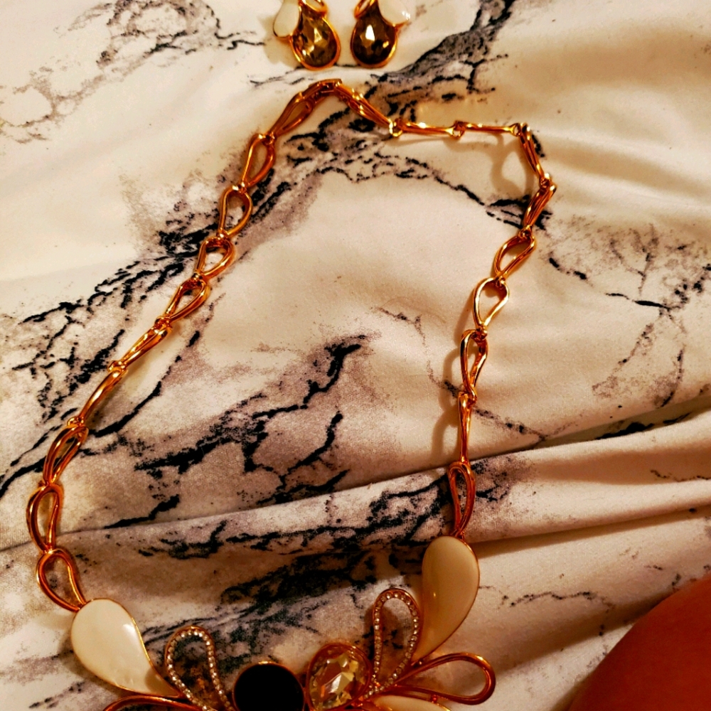 Necklace set